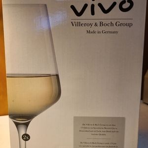 Villeroy And Boch Wine Glasses and wine decanter.NIB.